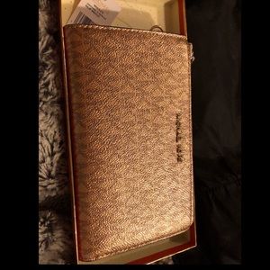 🧡 Michael Kors smartphone wallet